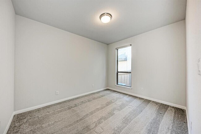 Building Photo - 133 Bauer Lp