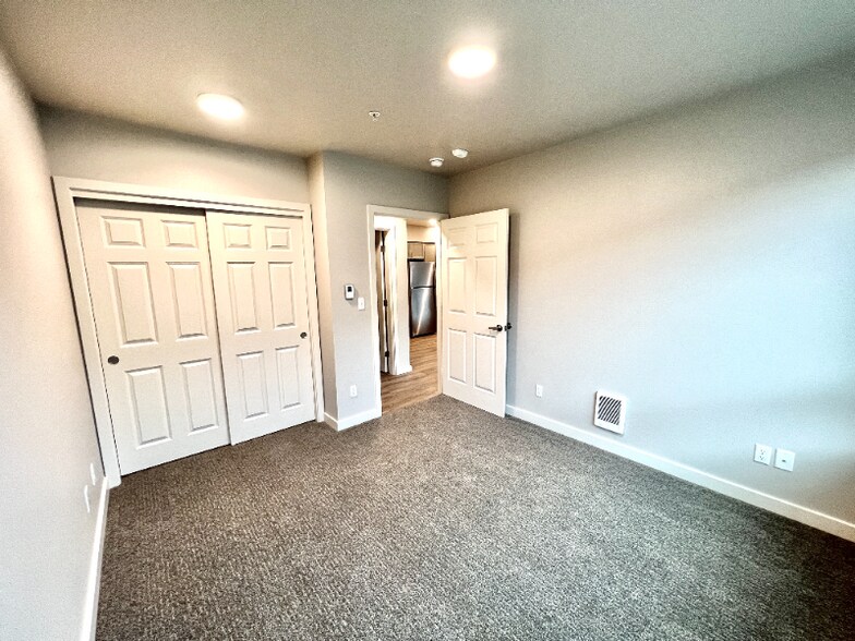 Building Photo - 2330 Yakima Ct