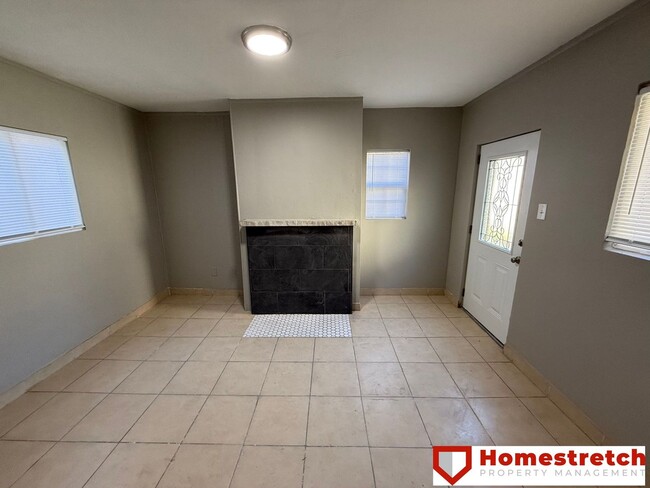 Building Photo - Newly Renovated Two Bedroom Home Coming Av...