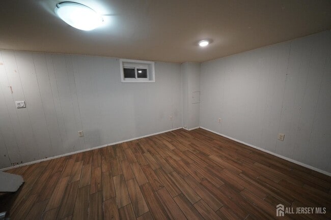 Building Photo - 215 Rose St