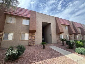 Building Photo - 5422 River Glen Dr