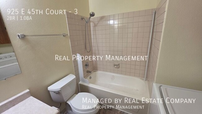 Building Photo - 925 E 45th Ct