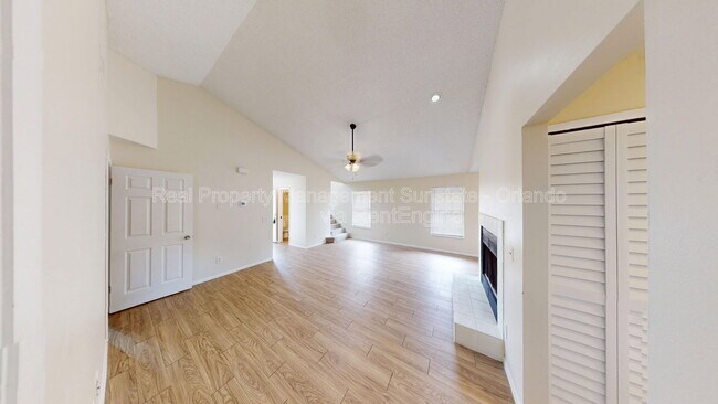 Building Photo - 10025 Creekwater Blvd