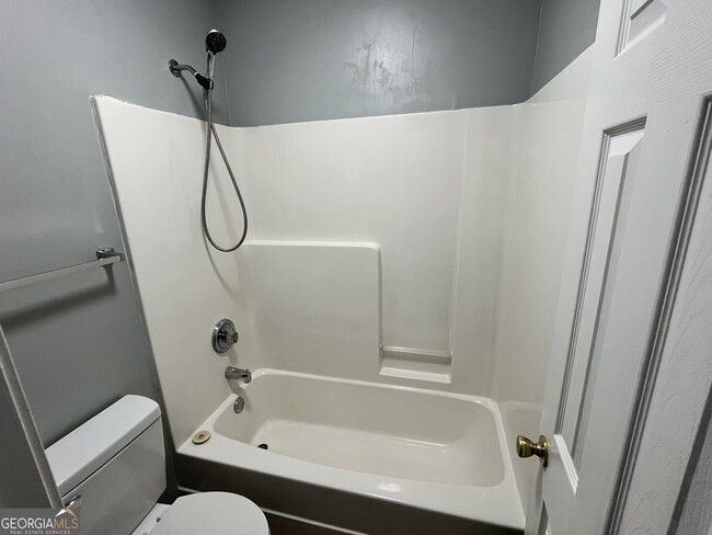 Building Photo - 102 Myles Ln