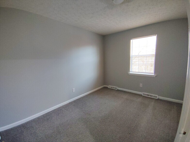 Building Photo - 16 Duiguid Dr