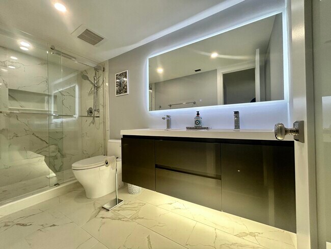 Building Photo - 3546 S Ocean Blvd