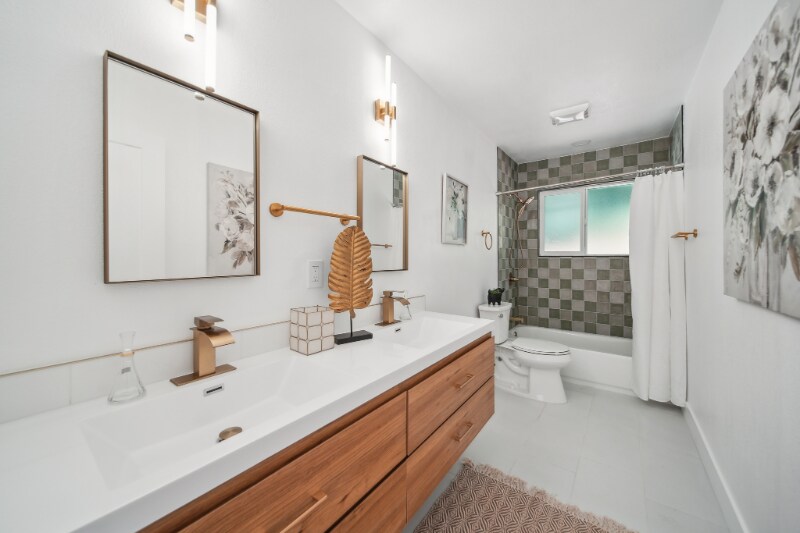 Building Photo - 610 Nestora Ave