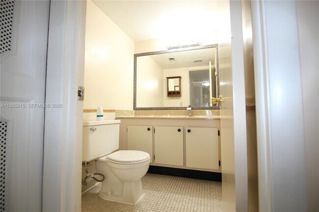 Building Photo - 17890 W Dixie Hwy