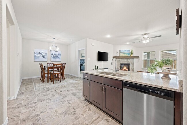 Building Photo - 3249 Glorioso Dr