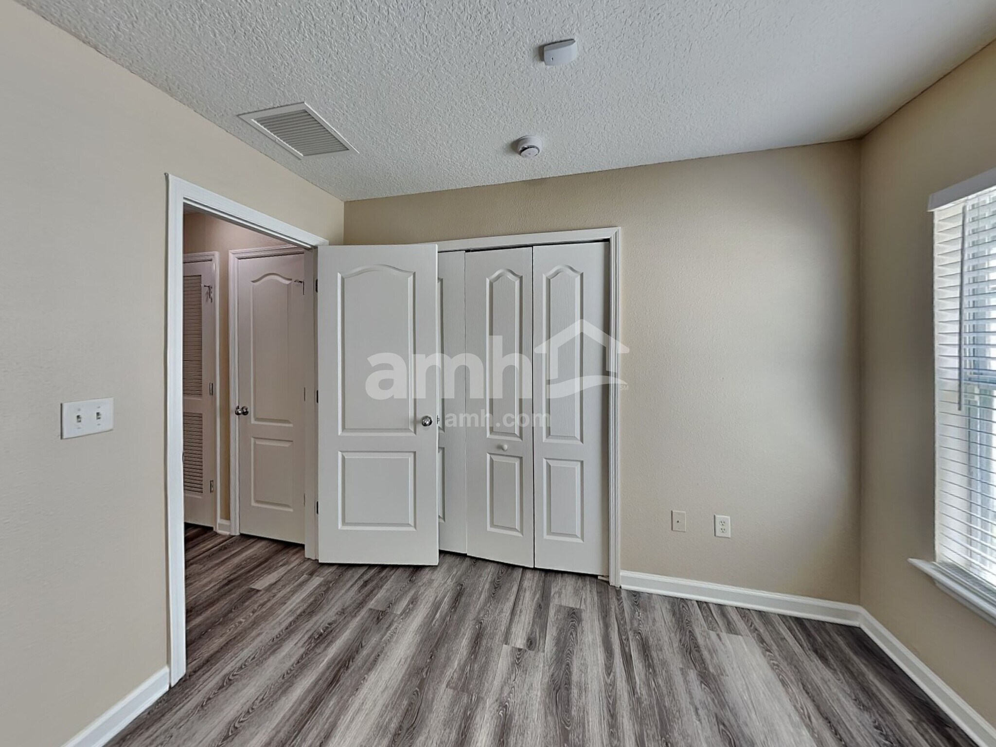 Building Photo - 421 Monet Ave