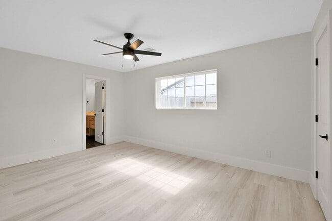 Building Photo - 6026 Willowbend Blvd