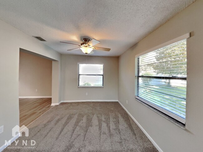 Building Photo - 11136 Mercedes St