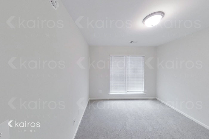 Building Photo - 782 Heather Dr