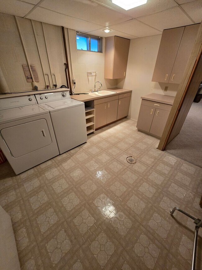 Building Photo - 1133 N Howard Ave