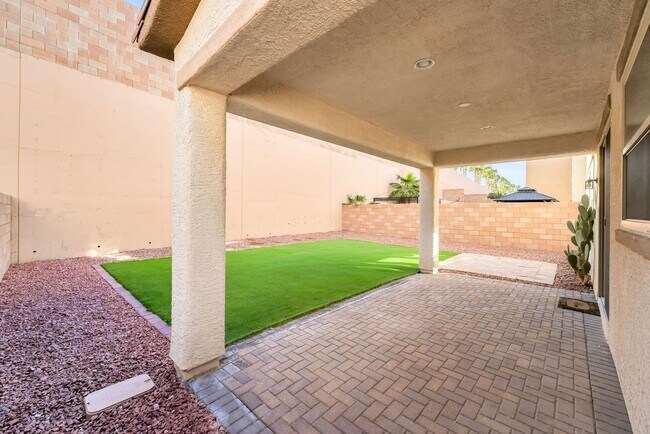 Building Photo - Stylish Two-Story Retreat with Designer Kitchen, Private Backyard & Flexible Living Space!