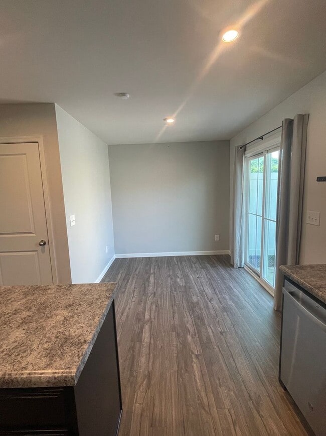 Building Photo - 1245 Havenbrook Dr