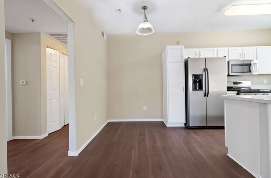 Building Photo - 2291 W Horizon Ridge Pky