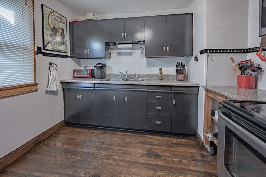 Building Photo - 118 Nassau Ave