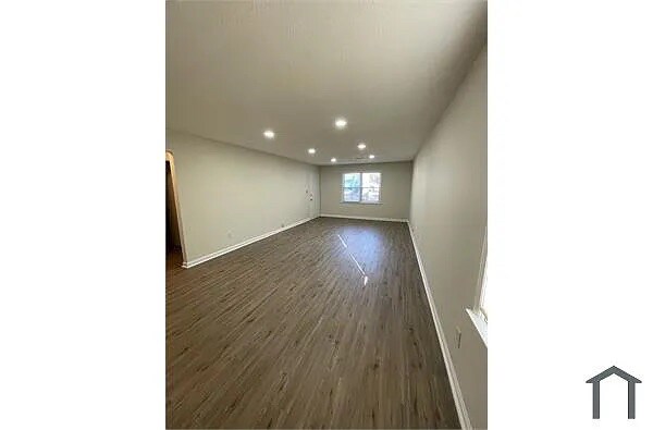 Building Photo - Room in Duplex on Glendale Ct