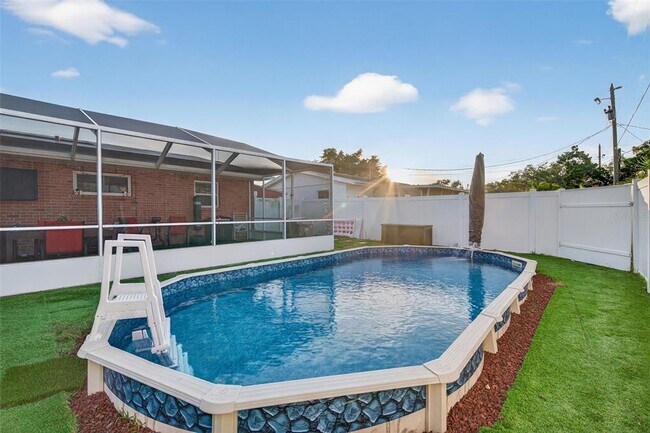 Building Photo - 11761 80th Ave