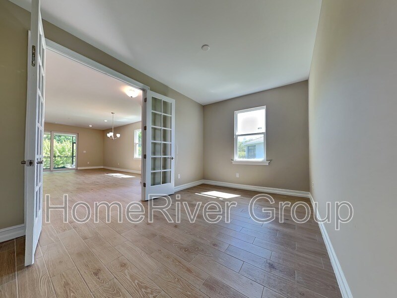 Building Photo - 1098 Enbrook Lp