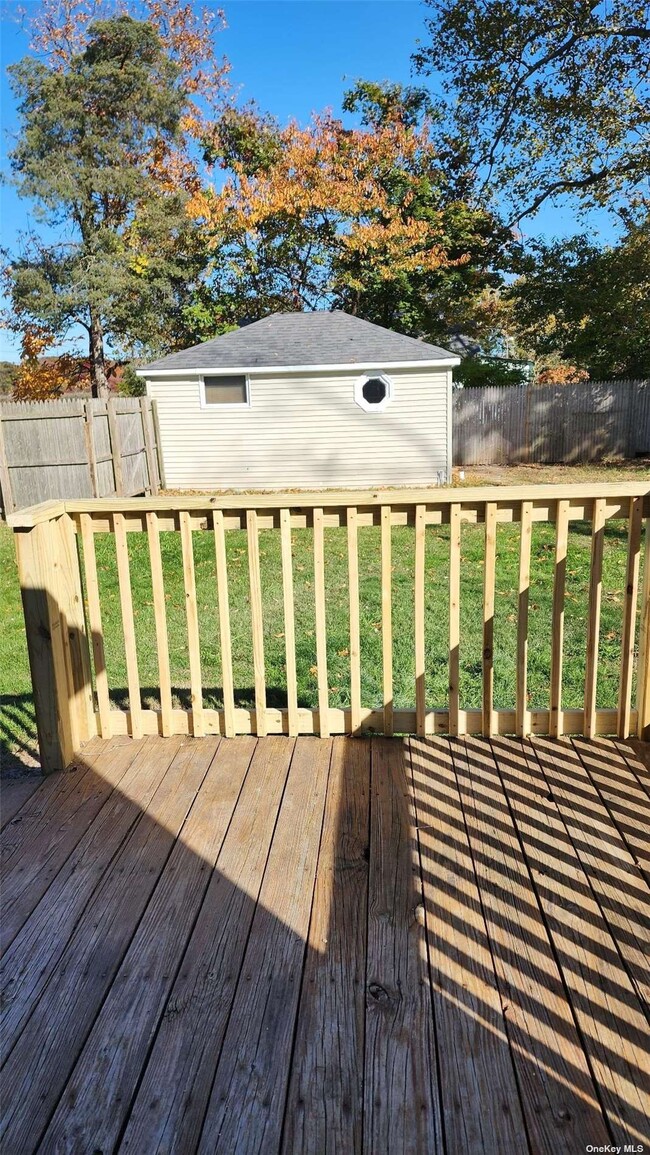 Building Photo - 169 Bayview Dr