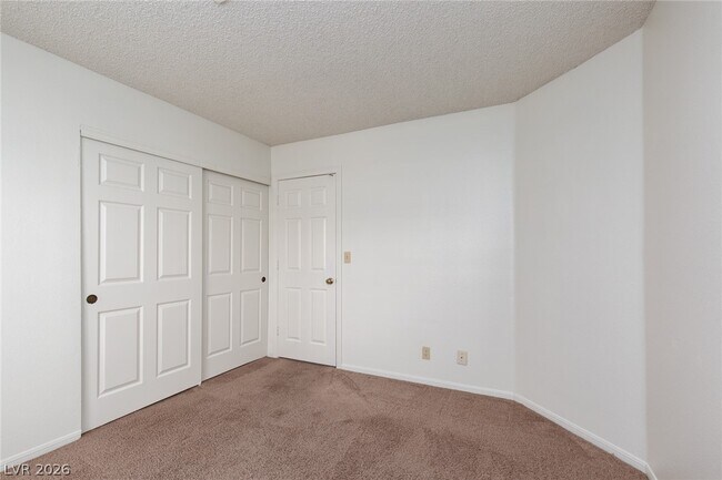 Building Photo - 121 Hanover Dr