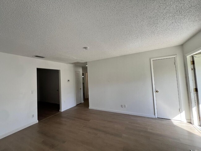 Building Photo - Grove Road