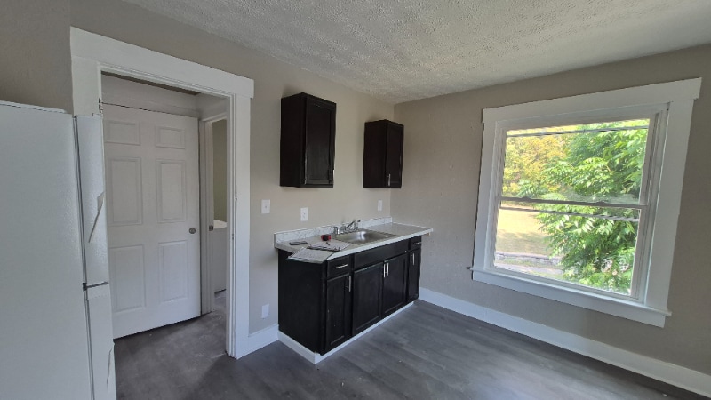 Building Photo - 912 Riverview Terrace