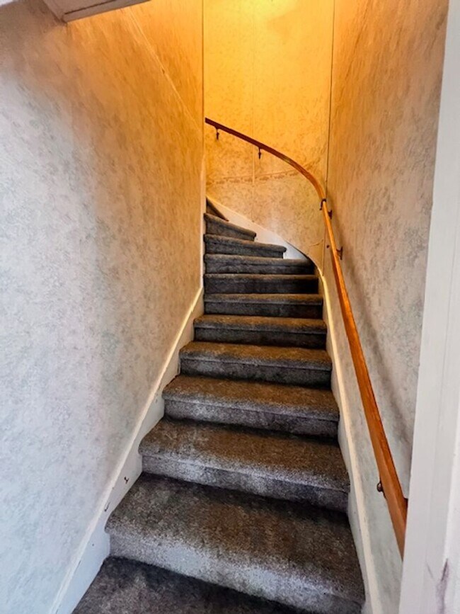 Building Photo - 2162