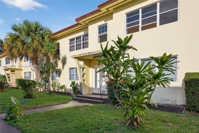 Building Photo - 160 S Shore Dr