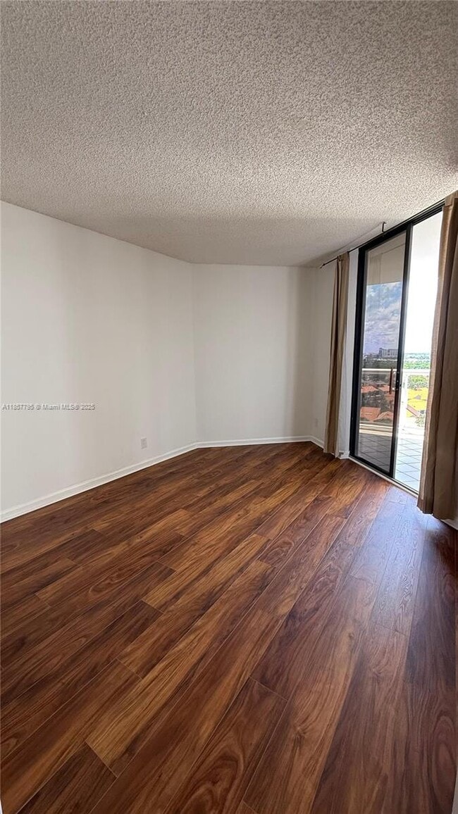 Building Photo - 3610 Yacht Club Dr