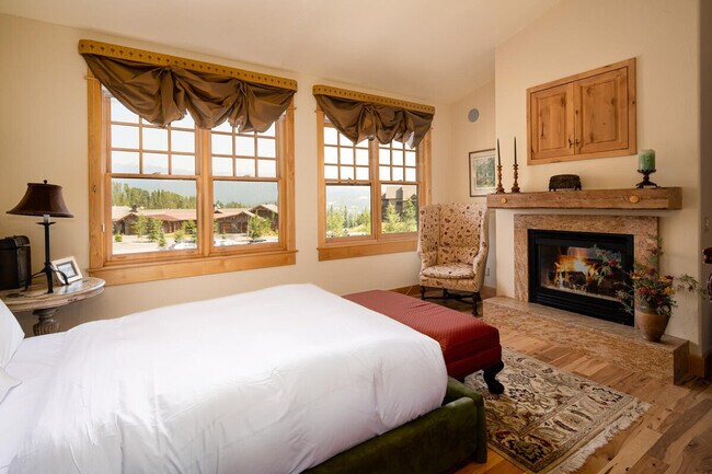 Building Photo - 66 Mountain Loop Rd