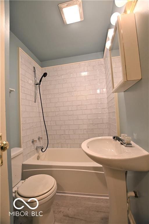 Building Photo - 1417 E Bradbury Ave