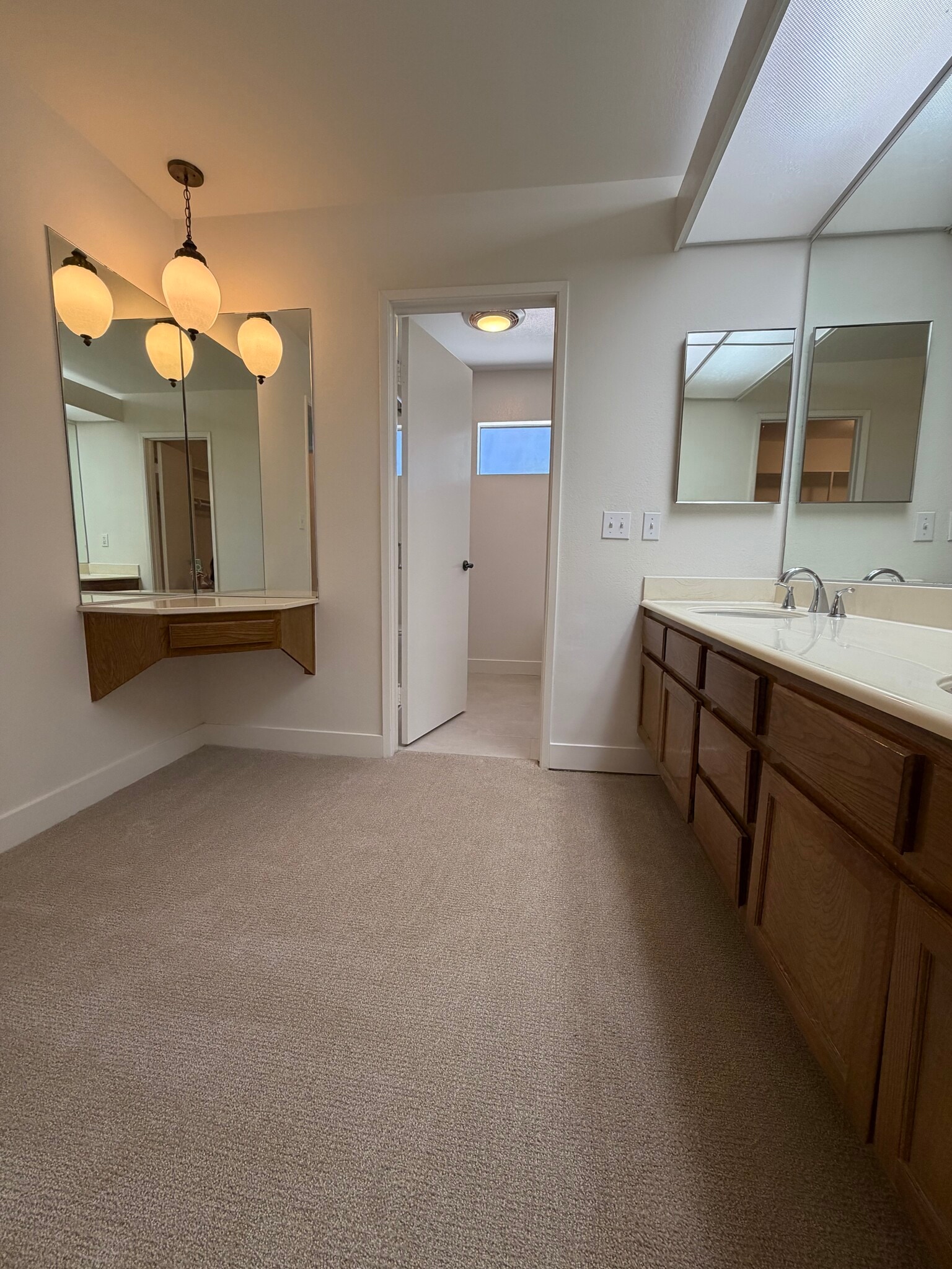 Primary bath separate vanity and sinks - 18241 Andrea Cir N