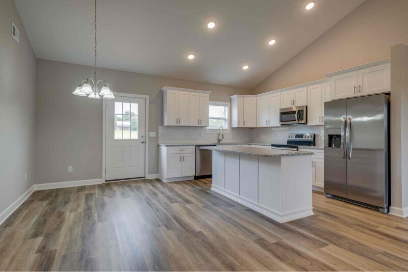 Building Photo - 648 S Tunnel Rd