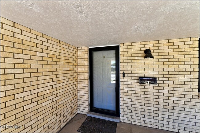 Building Photo - 4217 Canterbury Dr