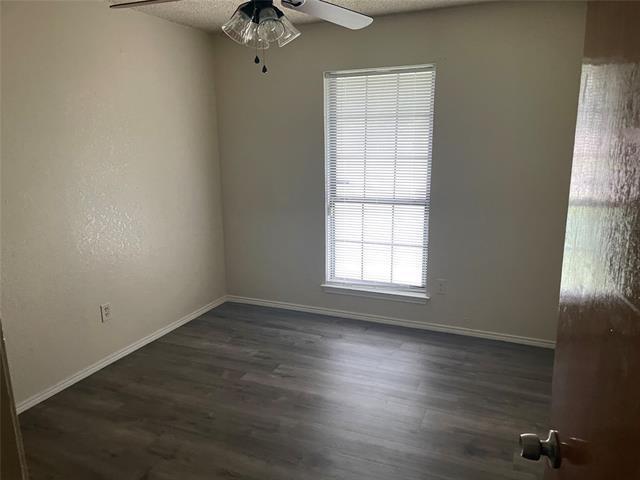 Building Photo - 7420 Meadow Creek Dr