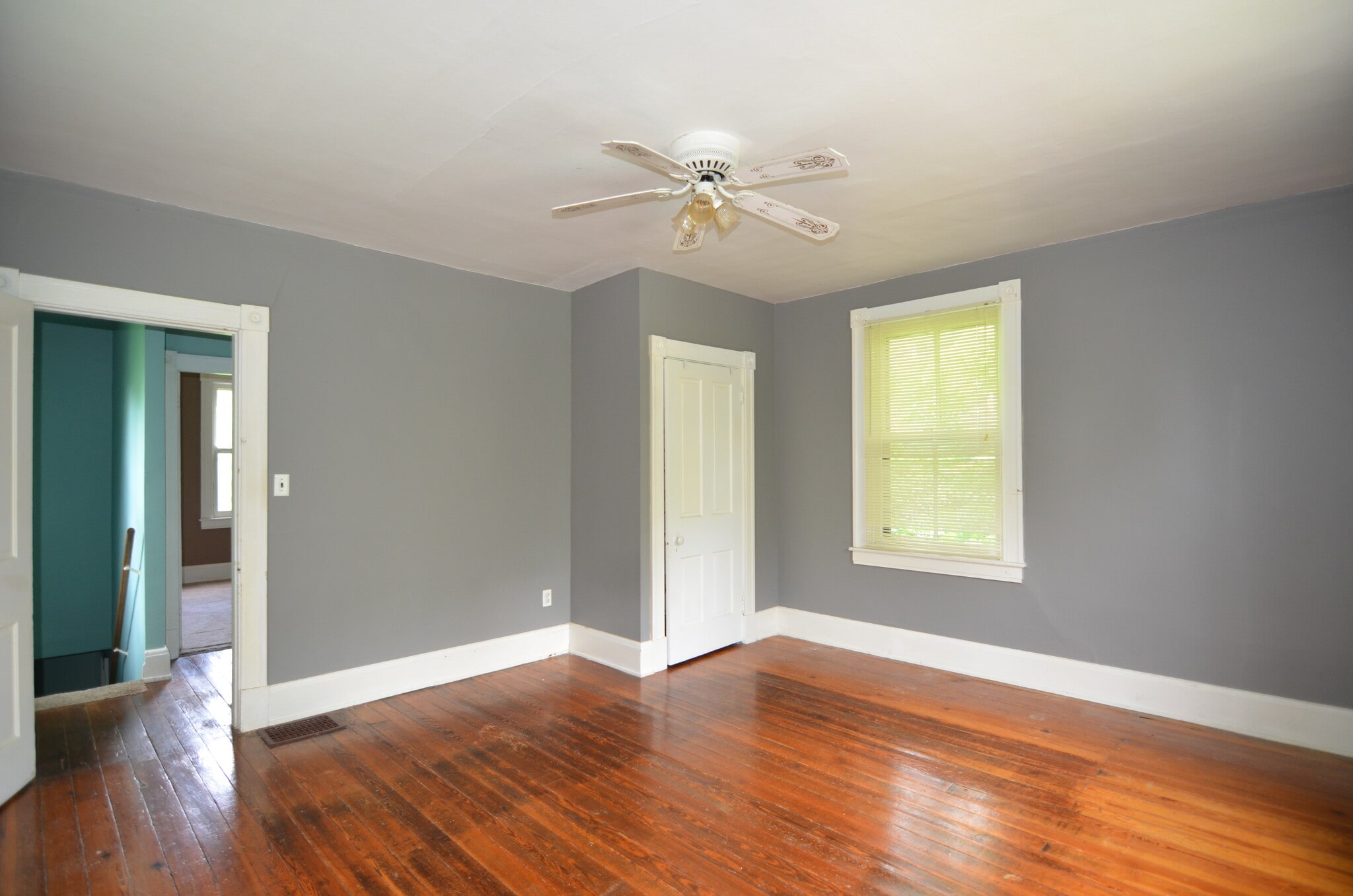 Building Photo - 1085 Church Ave