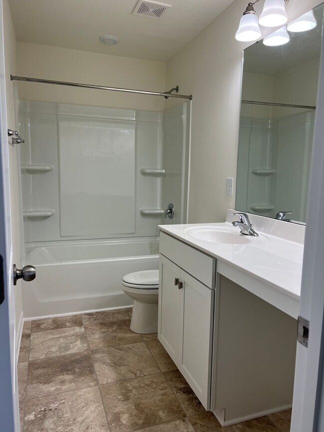 Building Photo - 6039 Haddington Dr