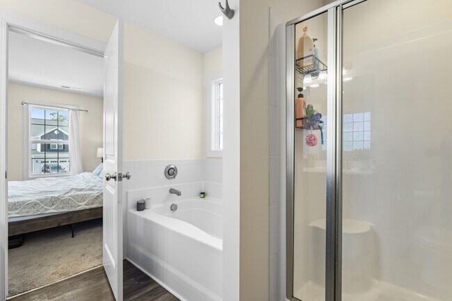 Building Photo - 520 Black Pearl Cir