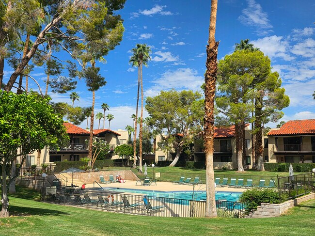 Building Photo - 2160 S Palm Canyon Dr