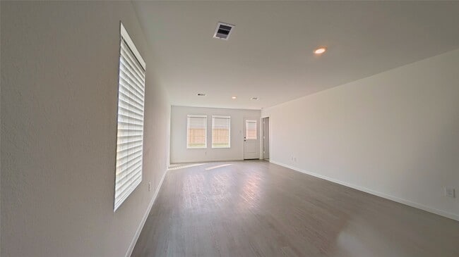 Building Photo - 16806 Old Wagon Wy