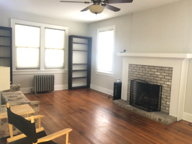 Building Photo - Convenient North location - 3 bedroom, 2 b...
