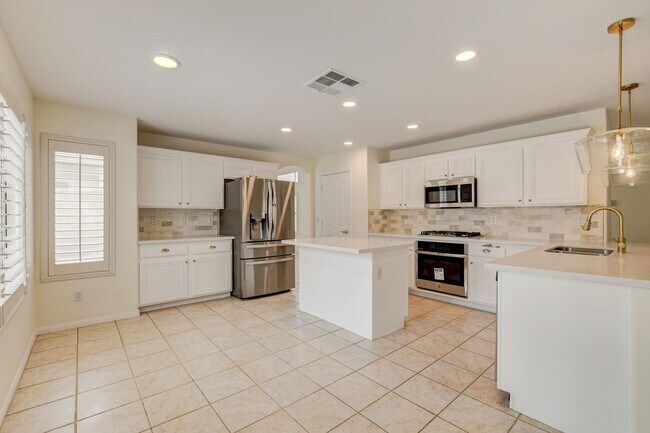 Building Photo - 8913 Arabian Filly Ave
