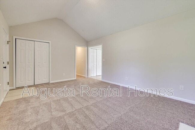 Building Photo - 2811 Bennington Dr
