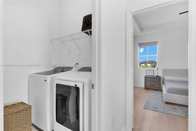 Building Photo - 2444 SE 24th Ave