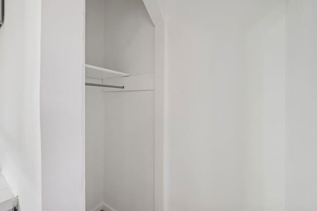 Building Photo - 5371 Louis Pl