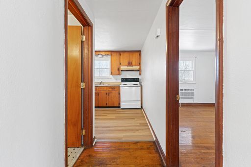 Building Photo - Comfortable & Convenient 1-Bedroom Apartment in Prime Lynchburg Location!