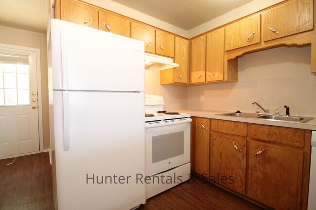 Building Photo - Fall Move!